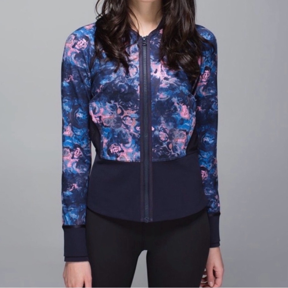 Lululemon If You’re Lucky Jacket Size 6! Navy Blue Floral Vented Back, Gorgeous!
